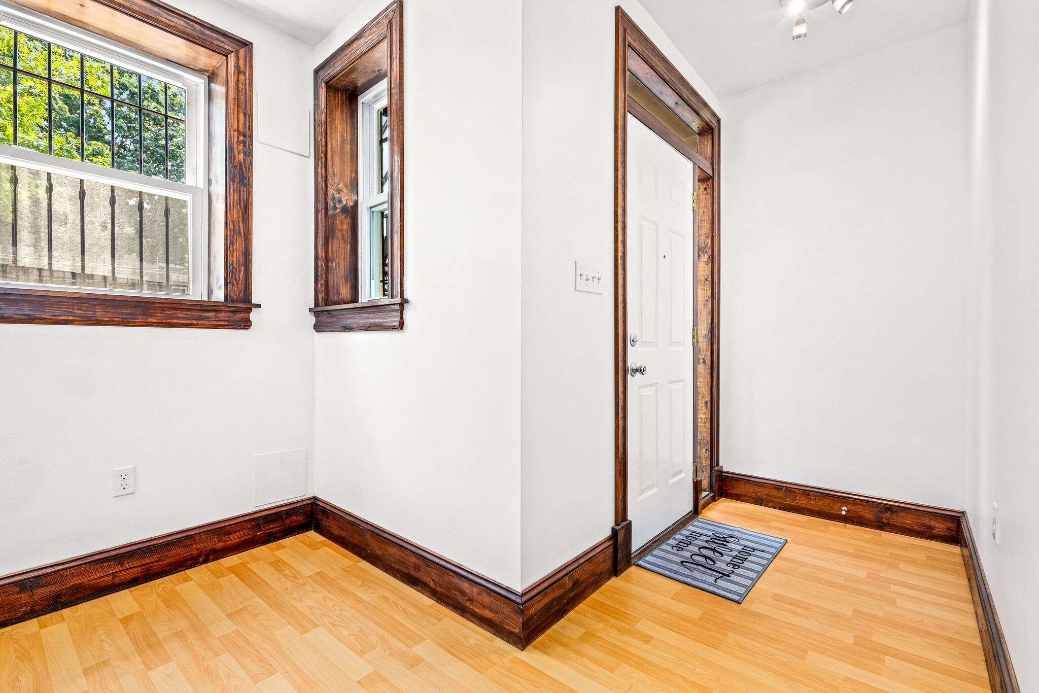 Front door and bay window - 39 New York Ave NW