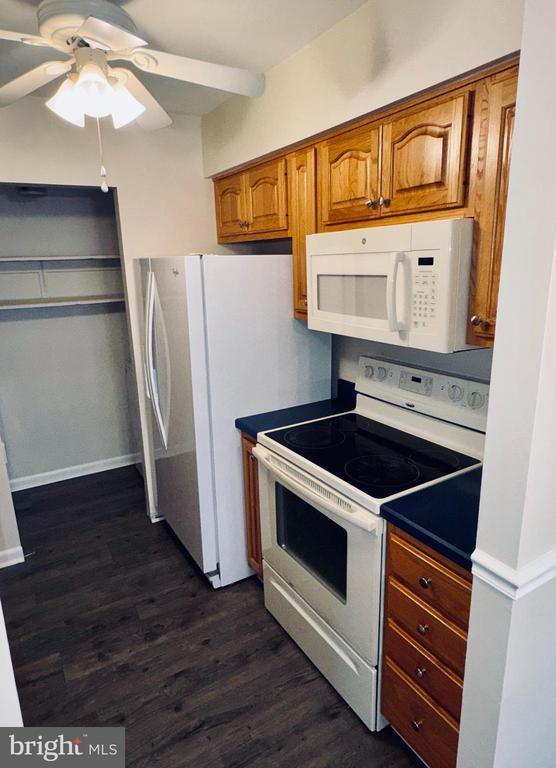 Building Photo - 22 Fitzwatertown Rd