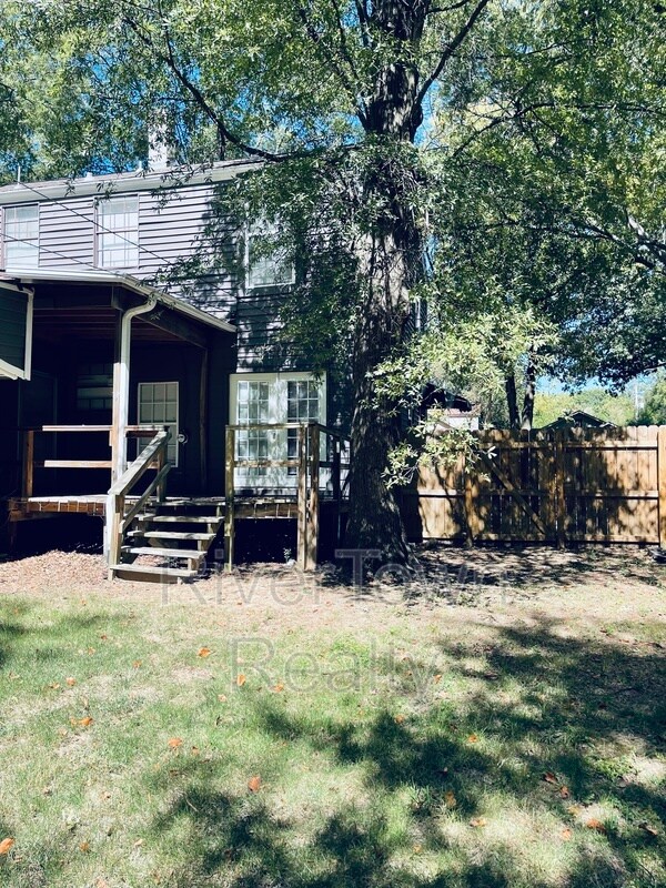 Building Photo - 3635 Carnes Ave