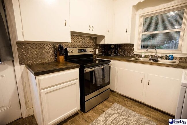 Building Photo - 150 Central Dr