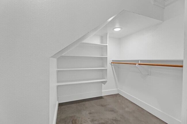 Building Photo - 3006 Alpha Wolf Ct