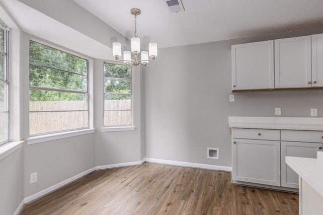 Building Photo - 92 Sparrow Way