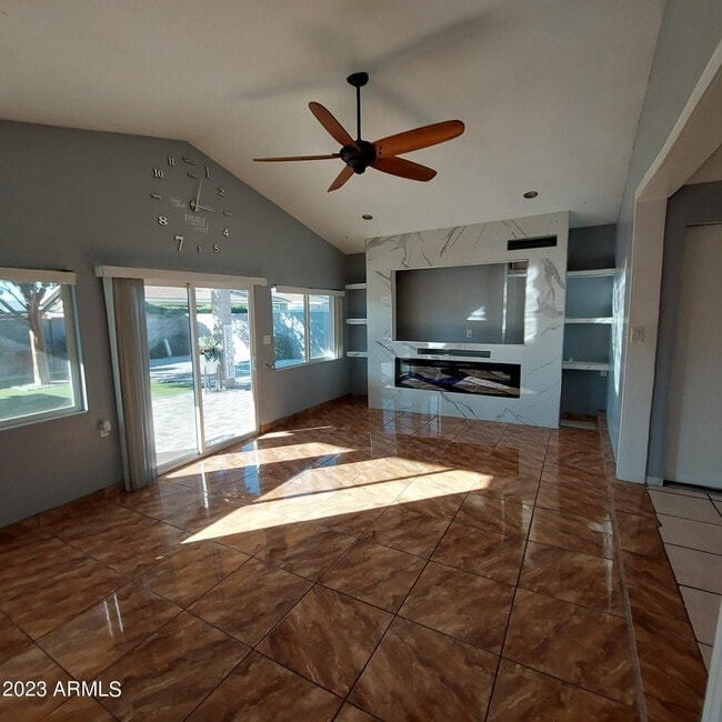 Building Photo - 1636 N 64th Dr