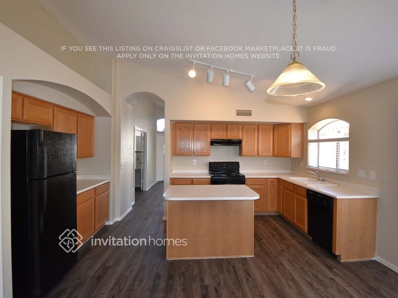 Building Photo - 12569 Desert Flower Rd
