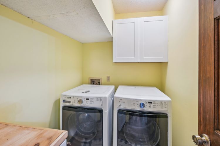 Building Photo - 1063 Burcale Rd