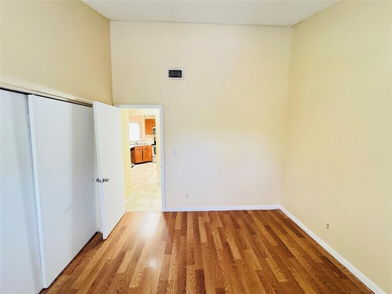 Building Photo - 3449 NW 44th St