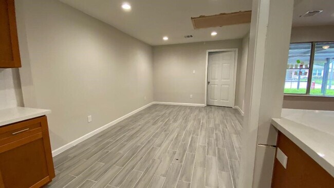 Building Photo - 2406 Rosemead Dr