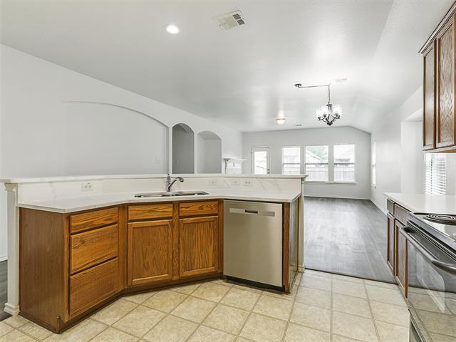Building Photo - 4700 Brighton Dr