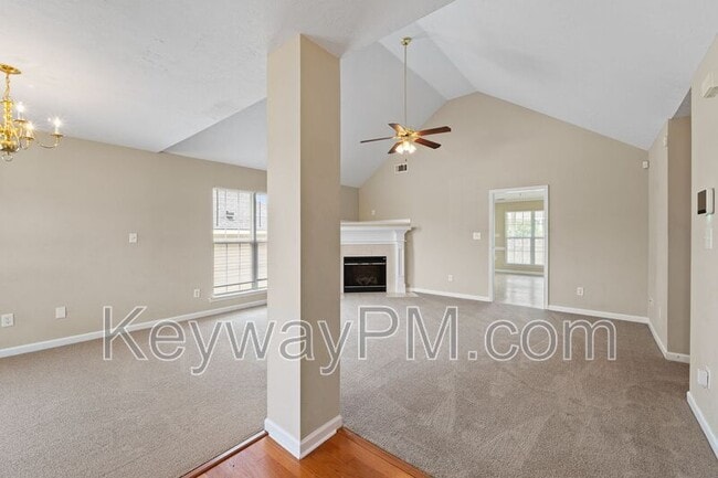 Building Photo - 313 Elbrus Way