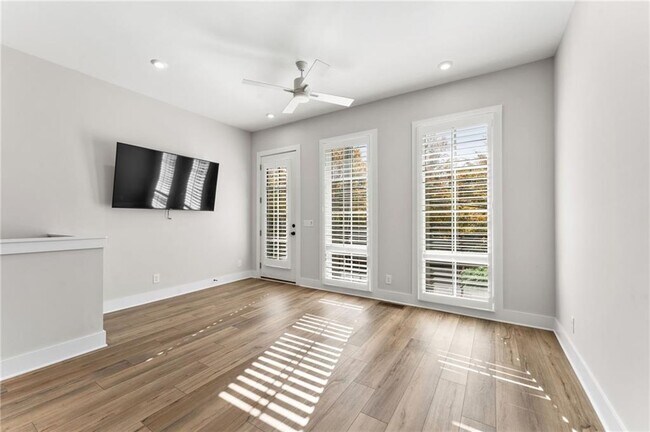 Building Photo - 1272 Longreen Ter NW