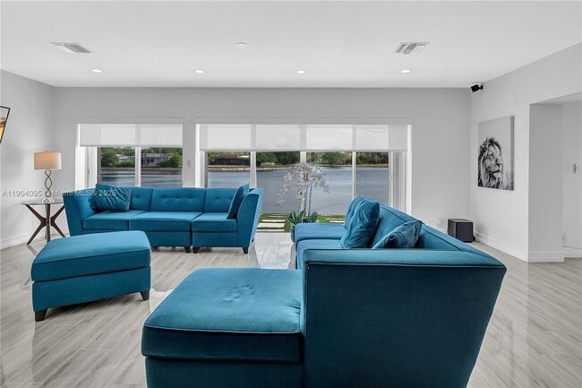 Building Photo - 5602 White Cedar Ln