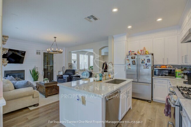 Building Photo - Upgraded Lincoln Crossing Oasis | Walking distance to MANY ammenities