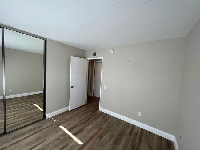 Building Photo - Beautiful Bel-Air floor plan on the Golf C...