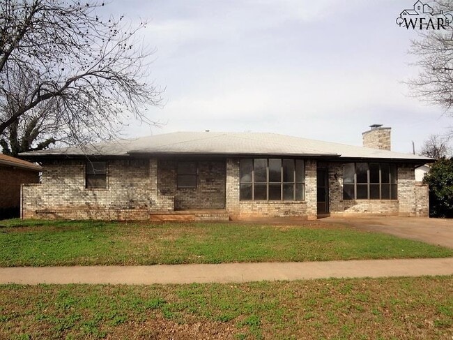 Primary Photo - 4626 Cypress Ave