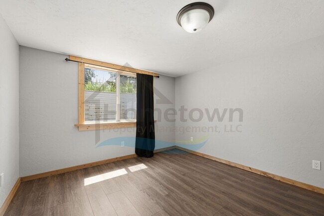 Building Photo - 801 E Harrison Ave