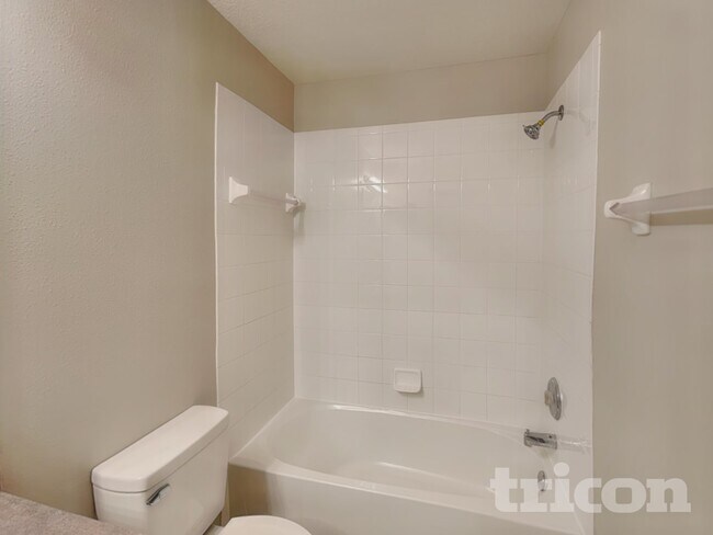 Building Photo - 2707 95th St E