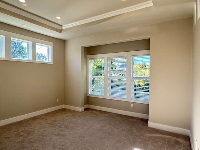 Building Photo - Stunning Hidden Gem with High-End Finishes in Novato