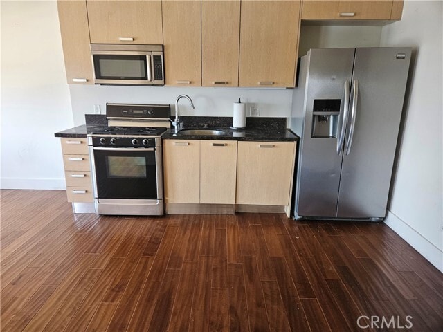 Building Photo - 460 S Spring St