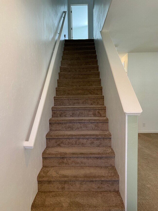 Building Photo - 509 East Kiowa-102