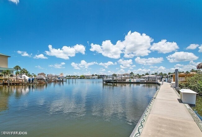 Building Photo - 400 Flagship Dr