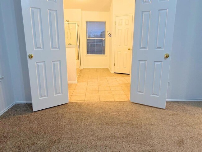 Building Photo - 711 Settlement St