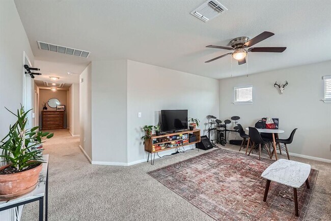 Building Photo - 14014 Macquarie Dr