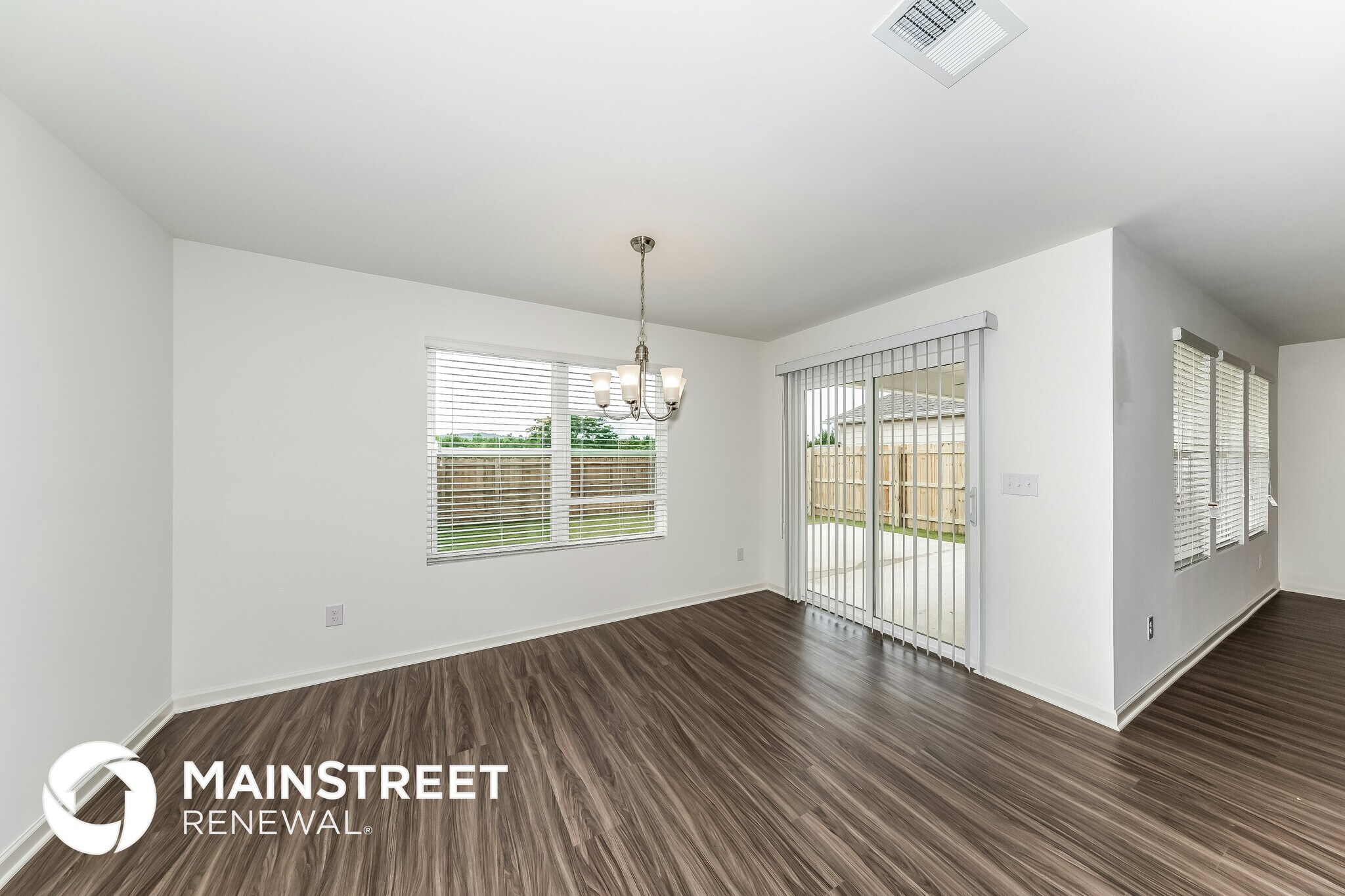 Building Photo - 940 Hawthorn Ln