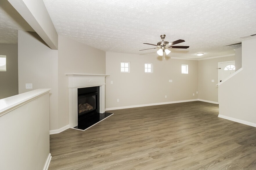 Building Photo - 427 Topaz Dr