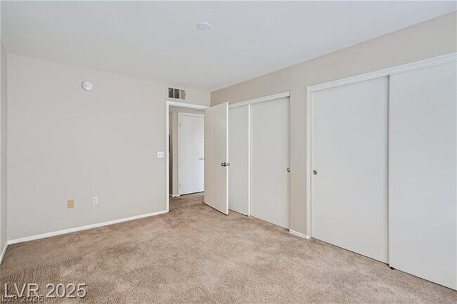 Building Photo - 5710 E Tropicana Ave