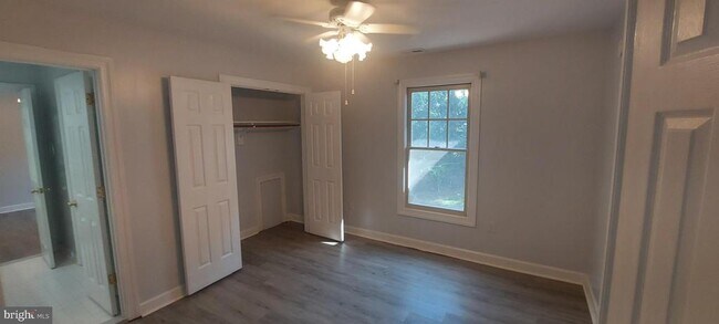 Building Photo - 6135 Fieldcrest Ct