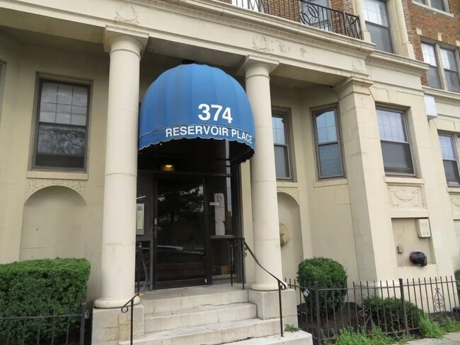 Building Photo - 374 Chestnut Hill Ave