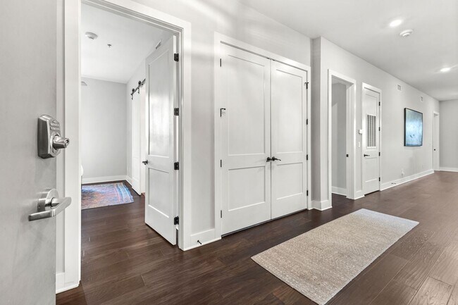 Building Photo - 1224 2nd Ave S