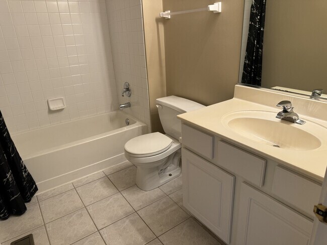 Building Photo - 74 Tanglewood Dr