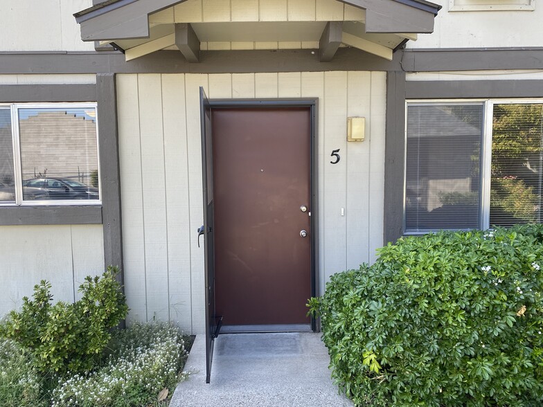 Building Photo - Bartlett Street Apartments