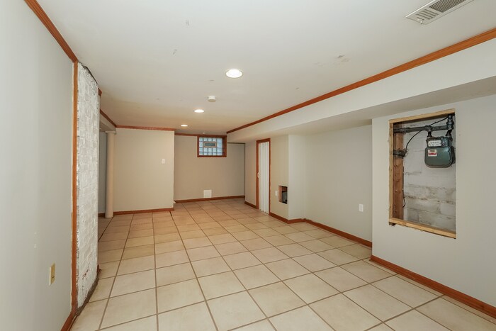 Building Photo - 12996 Cedar Rd
