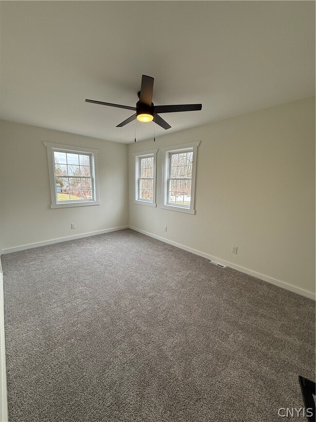 Building Photo - 6996 Lakeshore Rd