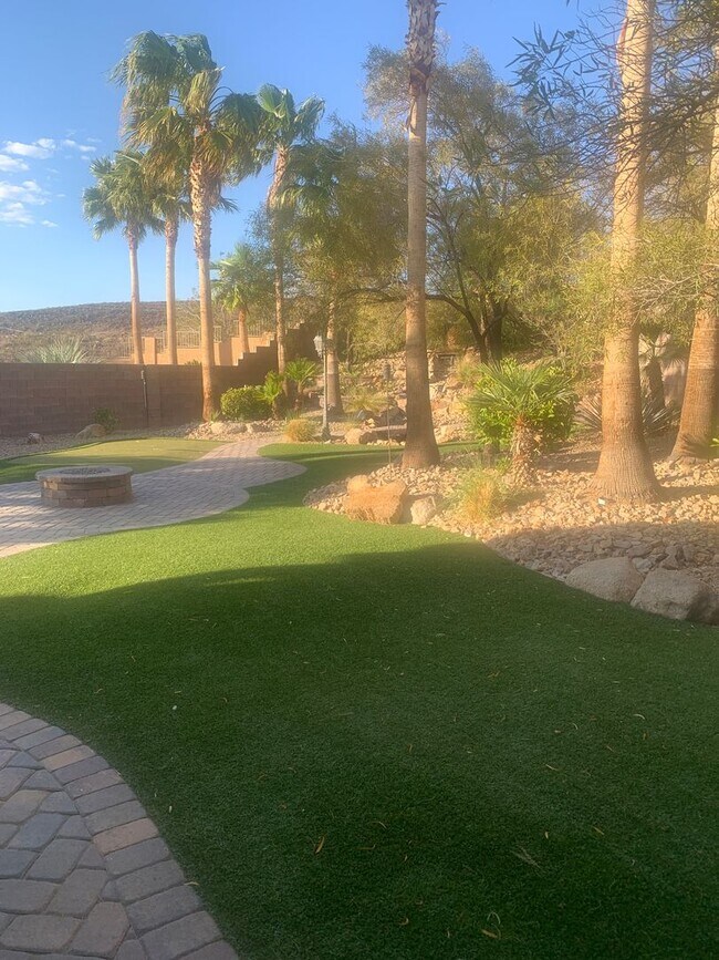 Building Photo - Beautifully Upgraded Single-Story Home with Pool in Coventry at Anthem!