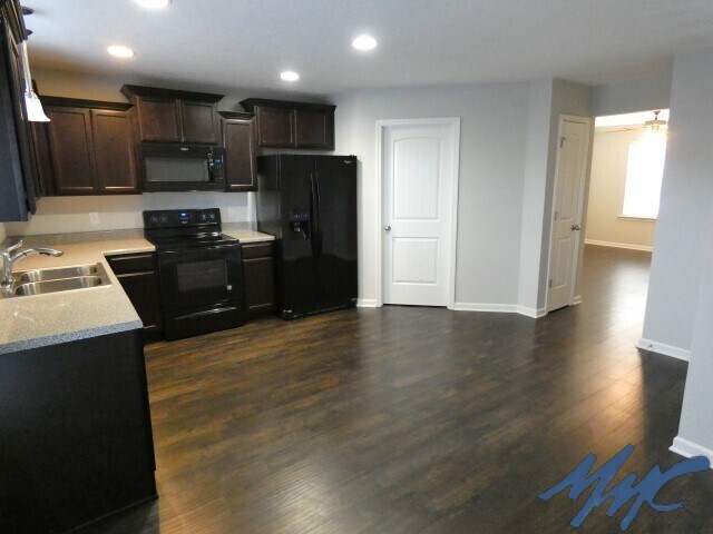 Building Photo - 1511 Orange Ct