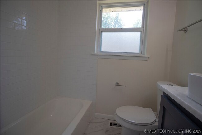 Building Photo - 5678 S Yorktown Pl