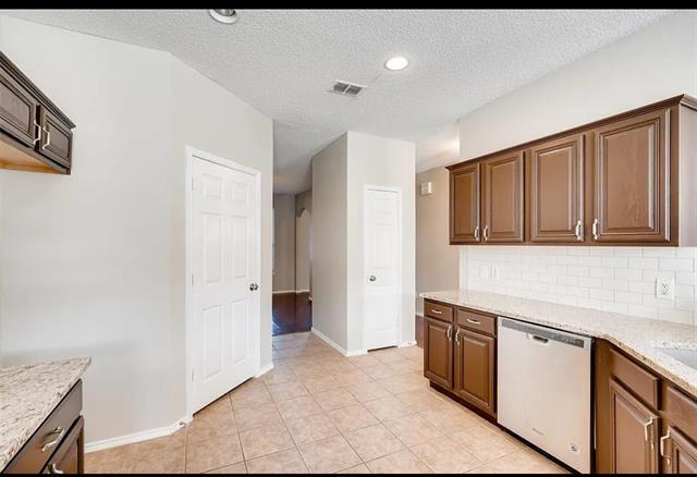 Building Photo - 4016 Juniper Ct