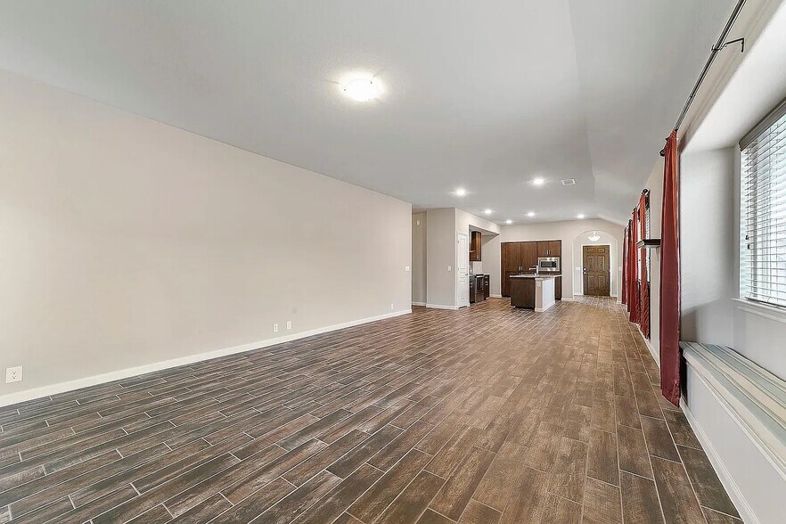 Building Photo - 485 Harding Ln
