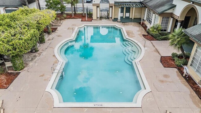 Building Photo - 17112 Carrington Park Dr