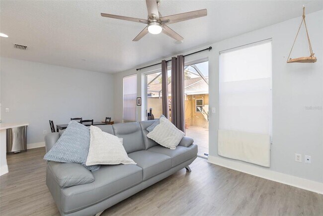 Building Photo - 10020 Tate Ln