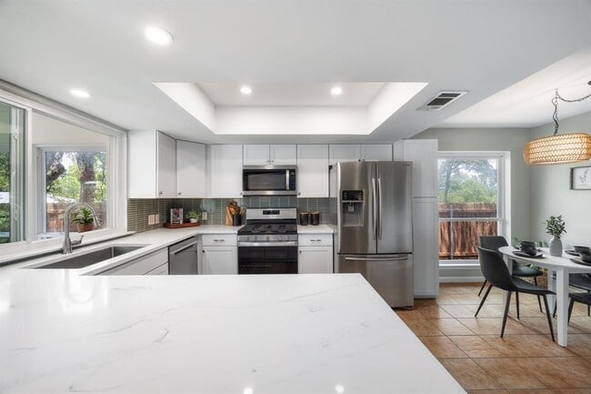 Building Photo - 1406 Radam Cir