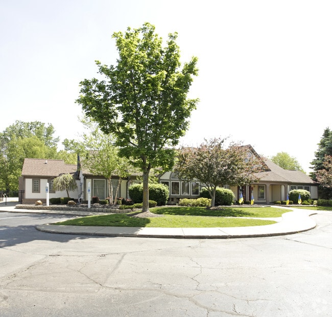 Meadow Lake Estates 3951 Bentwood Cir W White Lake MI 48383