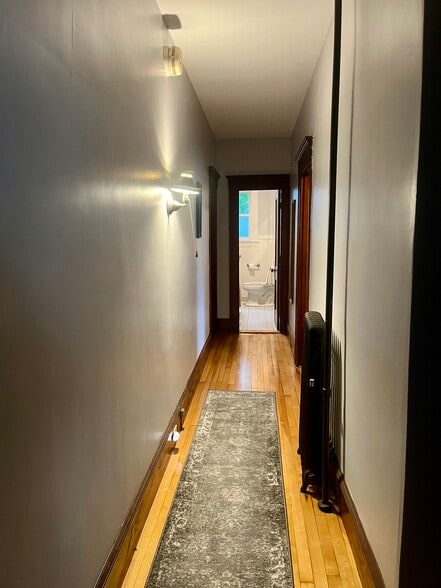Building Photo - 67 Thorndike St