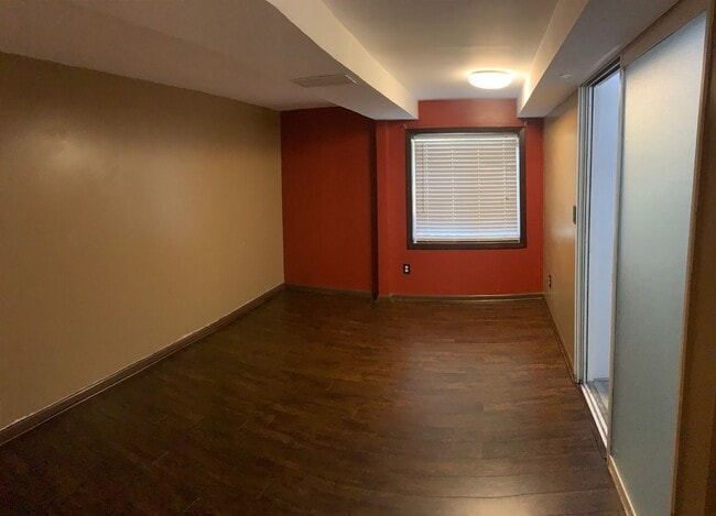 Building Photo - 4 Bedrooms, 2 Bathrooms, Daylight Ranch wi...
