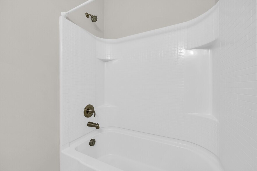 Building Photo - 1758 Edgewood Dr