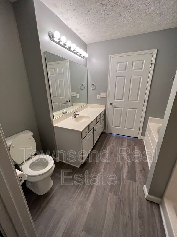 Building Photo - 3310 Harbour Pointe Pl