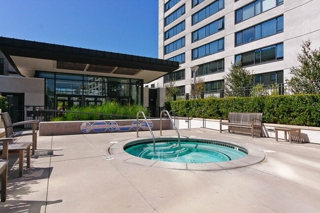 Building Photo - EPIC REA-AZARI PM - Nice Studio at The Beacon in South Beach w/Parking available